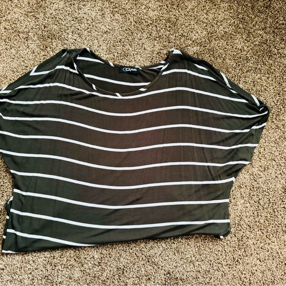 Women’s Striped Cold-Shoulder Short Sleeve Top, Olive Green & White, Small - Picture 2 of 4